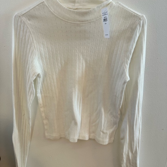 American Eagle, cropped shirt ! - Picture 3 of 3